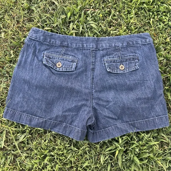 LOFT Blue Jean Shorts Classic Cuffed Design - Picture 5 of 12